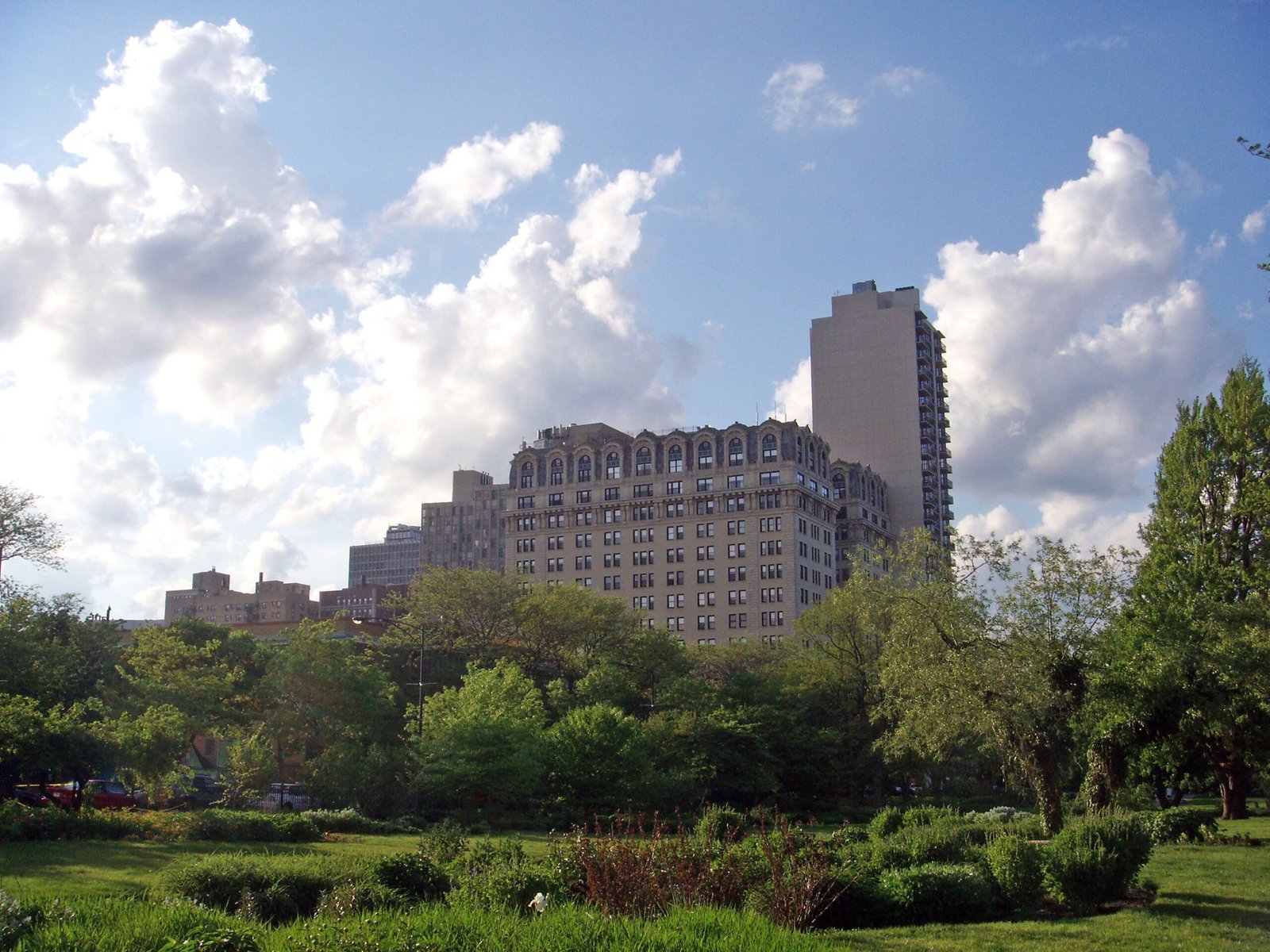 Lincoln Park Chicago, Belden Stratford