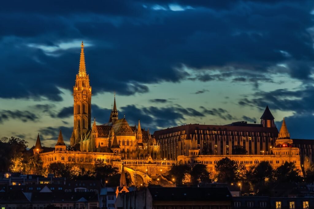 budapest-church-architecture-matthias-church-47727-47727.jpg